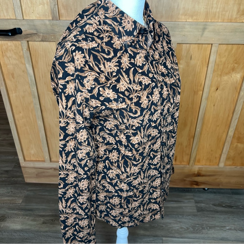 Express Size XS Floral Black and Tan Button-Up | Long Sleeve Shirt Womens - Picture 4 of 9